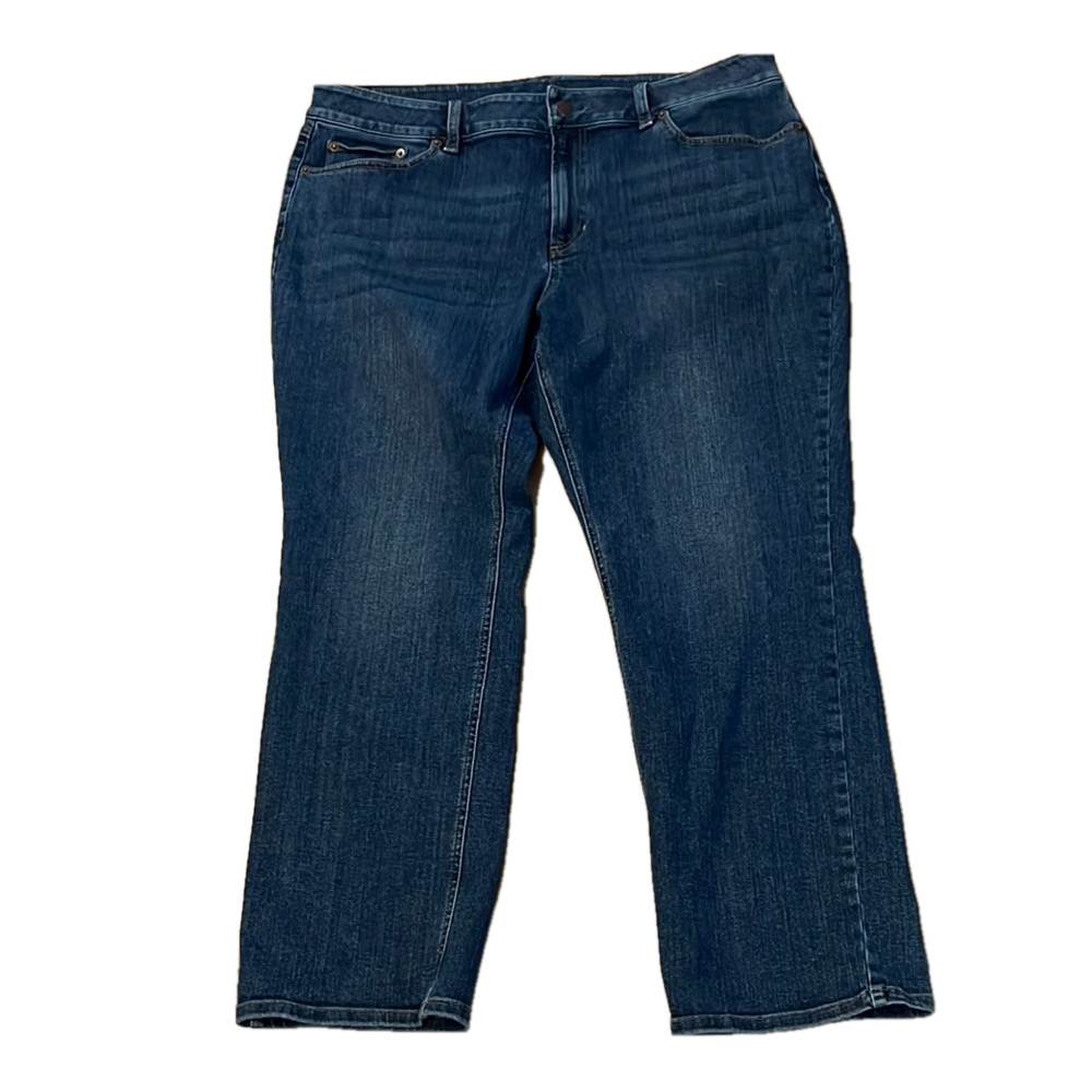 L.L. BEAN Women's Straight Leg Bean Flex Favorite Fit size 18 Petite Jeans.